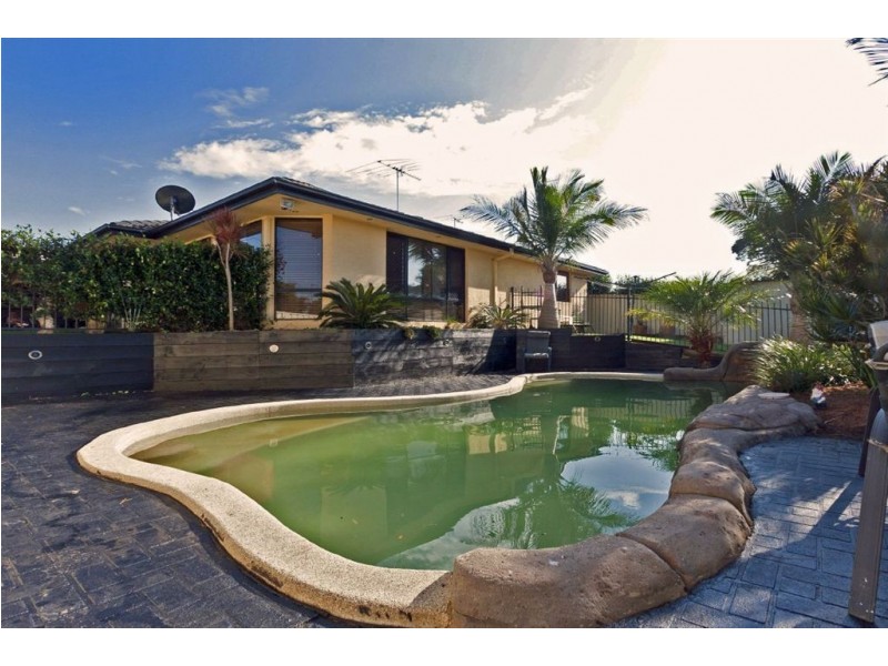 54 Crommelin Cres, St Helens Park NSW 2560