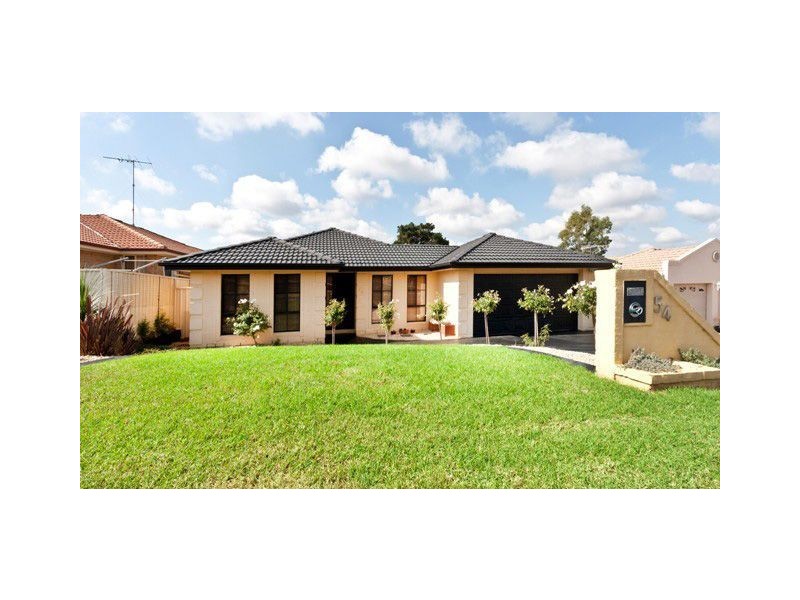 54 Crommelin Crescent, St Helens Park NSW 2560
