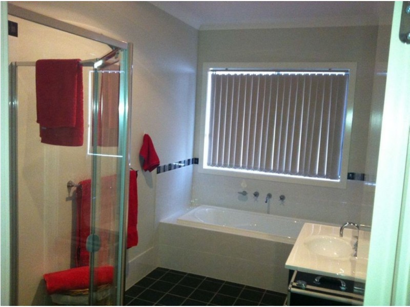 25 Montazah Place, Spring Farm NSW 2570