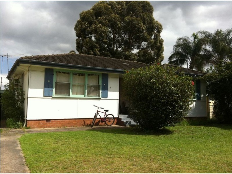 5 Freeman Close, Liverpool NSW 2170