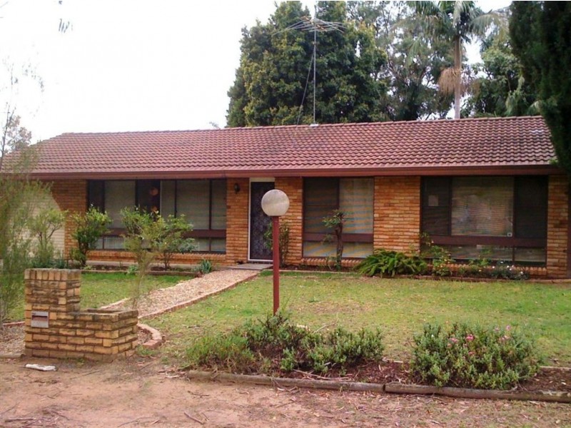 21 Parma Crescent, St Helens Park NSW 2560