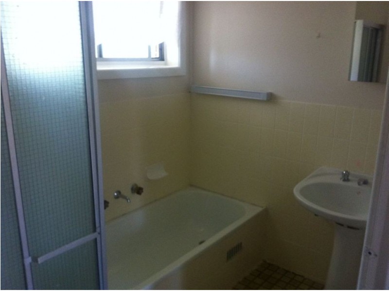 27/18 Westmoreland Road, Minto NSW 2566