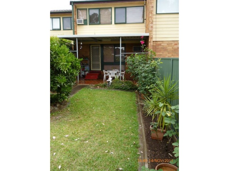 4/15 Stringybark Place, Bradbury NSW 2560