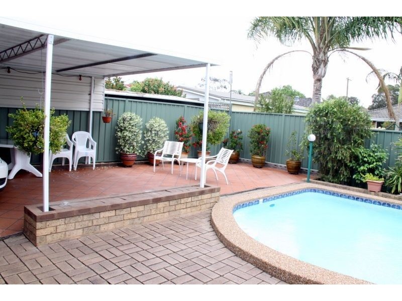 7 Manning Street, Campbelltown NSW 2560