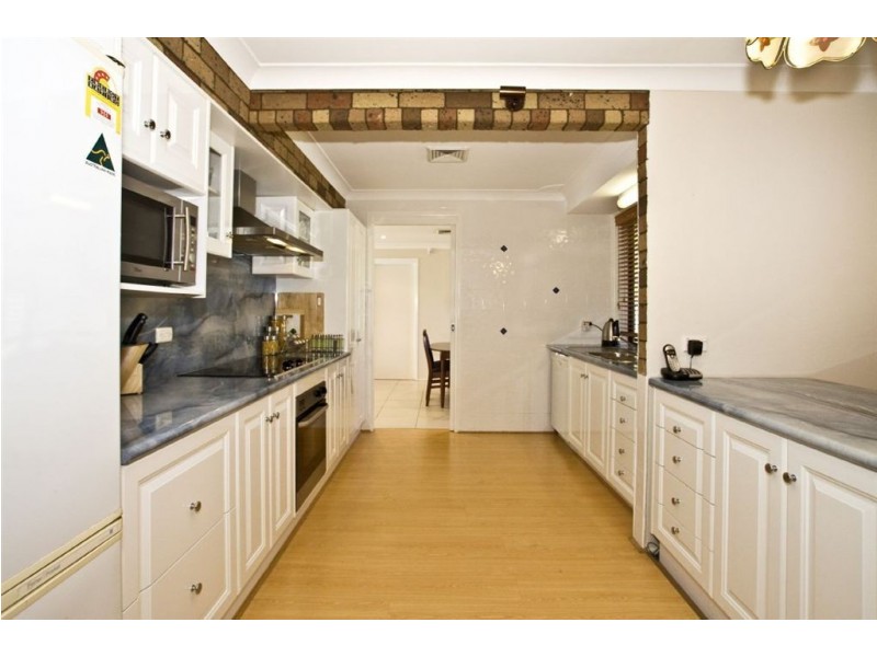 276 st johns rd, Bradbury NSW 2560
