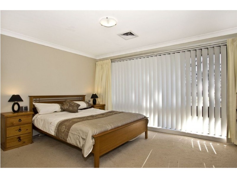 276 st johns rd, Bradbury NSW 2560
