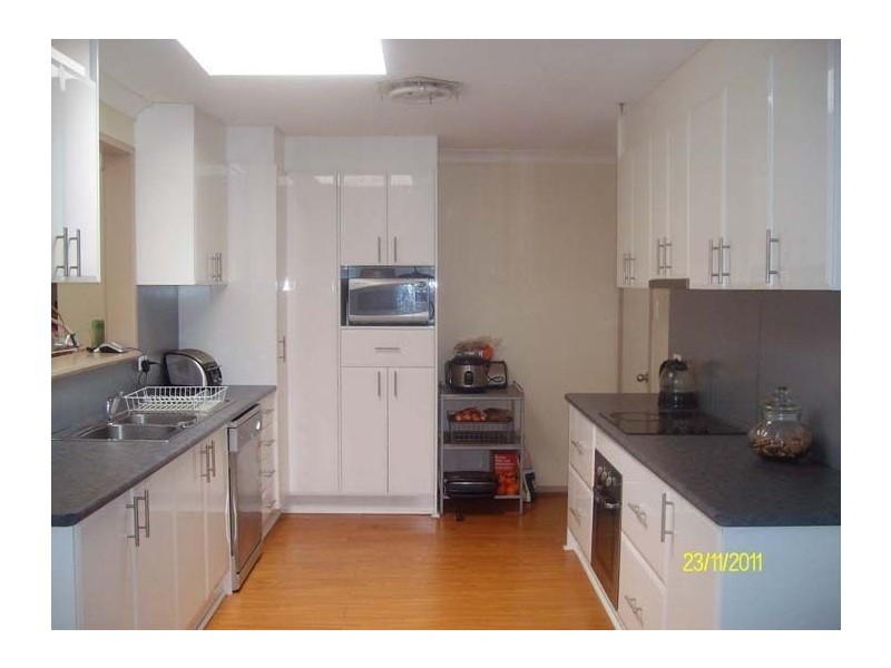 10 Lewis Street, Bradbury NSW 2560