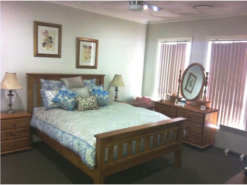 25 Montazah St, Spring Farm NSW 2570