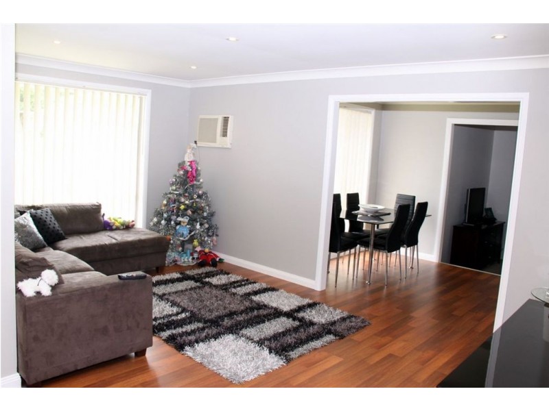 19 Crisparkle Dr, Ambarvale NSW 2560