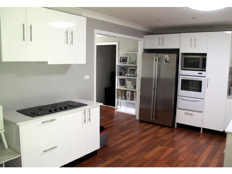 19 Crisparkle Dr, Ambarvale NSW 2560