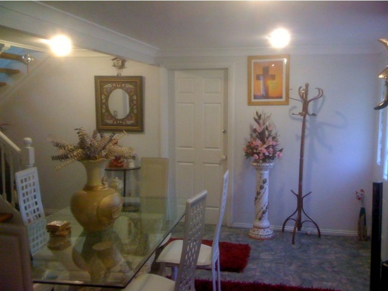 10 Flynn Cres, Leumeah NSW 2560