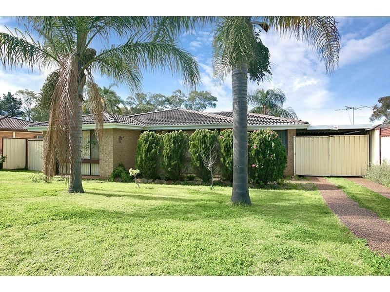 5 Linum Pl, Macquarie Fields NSW 2564