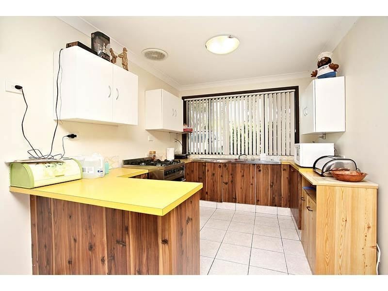 5 Linum Pl, Macquarie Fields NSW 2564