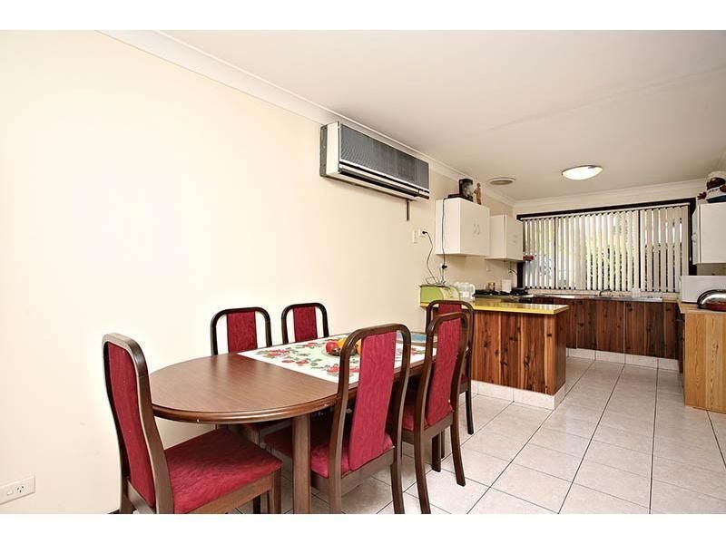 5 Linum Pl, Macquarie Fields NSW 2564