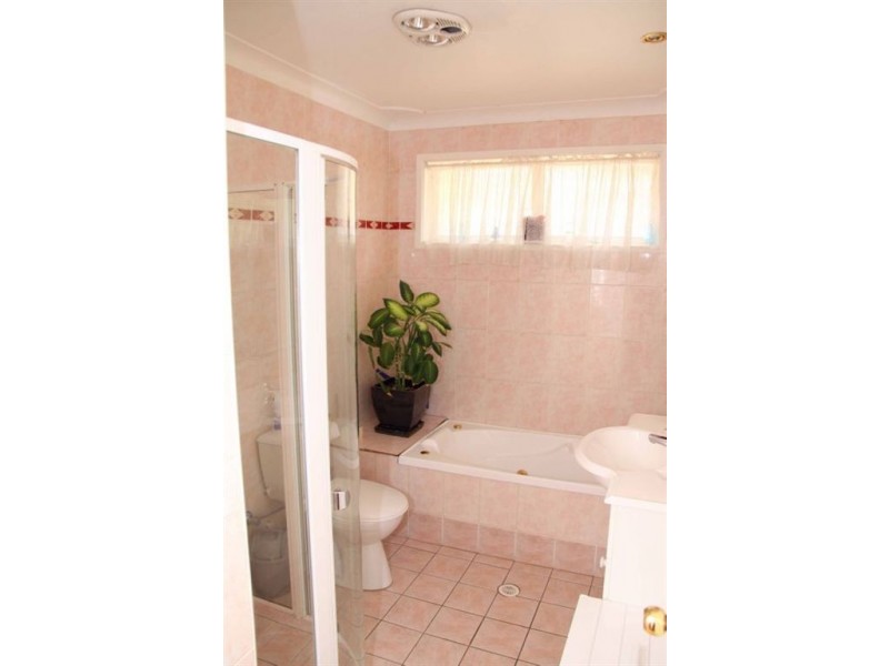 9 Reiby Place, Bradbury NSW 2560