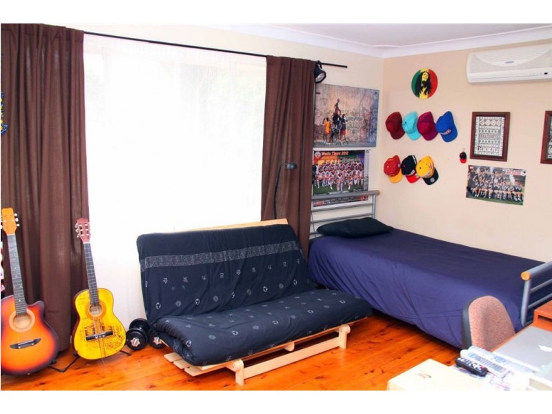 9 Reiby Place, Bradbury NSW 2560