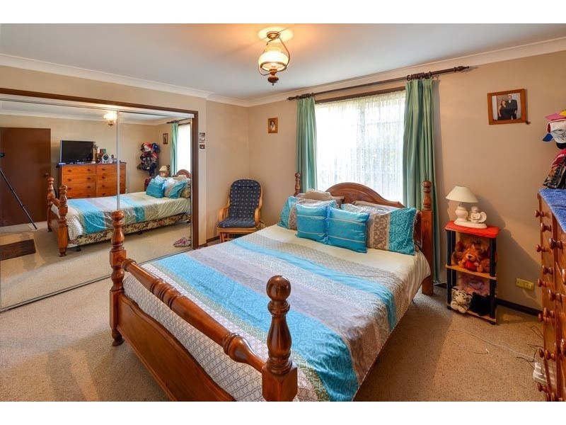 15 Jessica Place, Rosemeadow NSW 2560