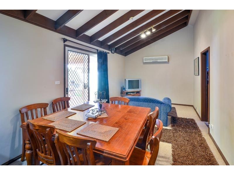 15 Jessica Place, Rosemeadow NSW 2560