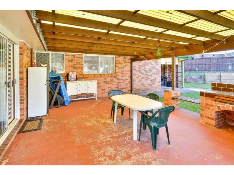 15 Jessica Place, Rosemeadow NSW 2560