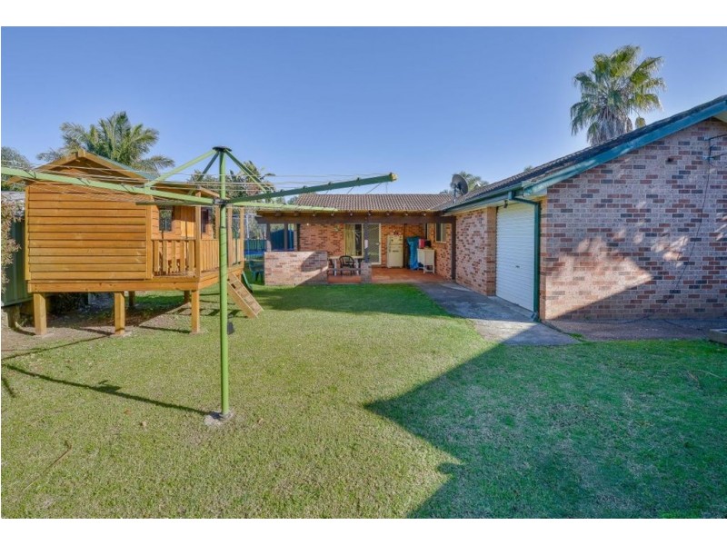 15 Jessica Place, Rosemeadow NSW 2560