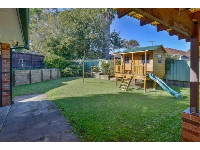 15 Jessica Place, Rosemeadow NSW 2560
