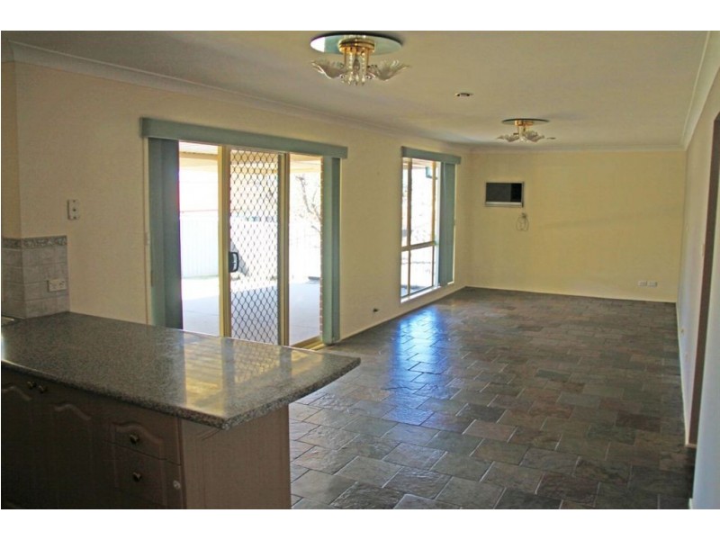 51 Cornelian Ave, Eagle Vale NSW 2558