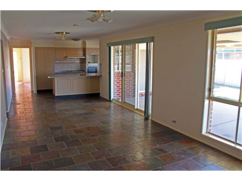 51 Cornelian Ave, Eagle Vale NSW 2558
