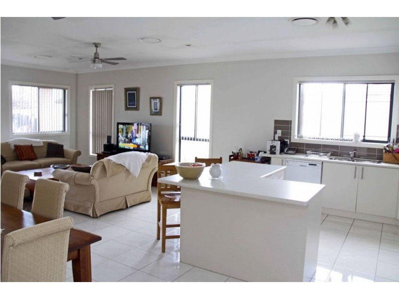 25 Montazah St, Spring Farm NSW 2570