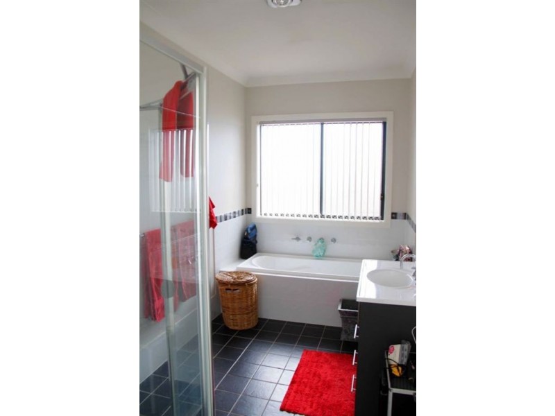 25 Montazah St, Spring Farm NSW 2570