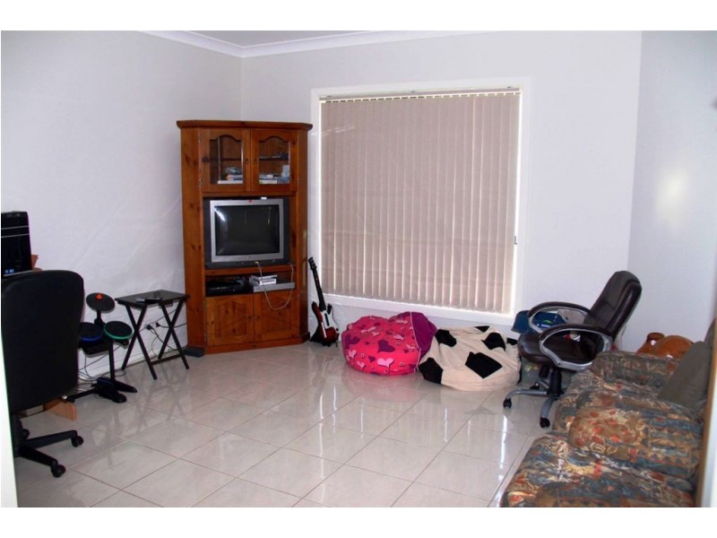 7 Dewpoint Dr, Spring Farm NSW 2570