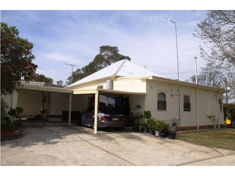 8 Condamine St, Campbelltown NSW 2560