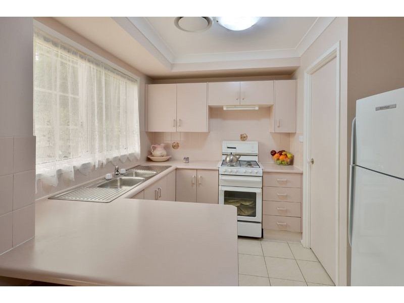 8 Briggs Place, St Helens Park NSW 2560