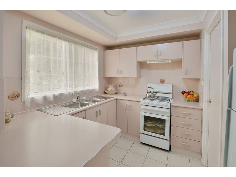 8 Briggs Place, St Helens Park NSW 2560