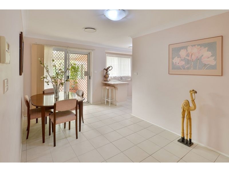 8 Briggs Place, St Helens Park NSW 2560