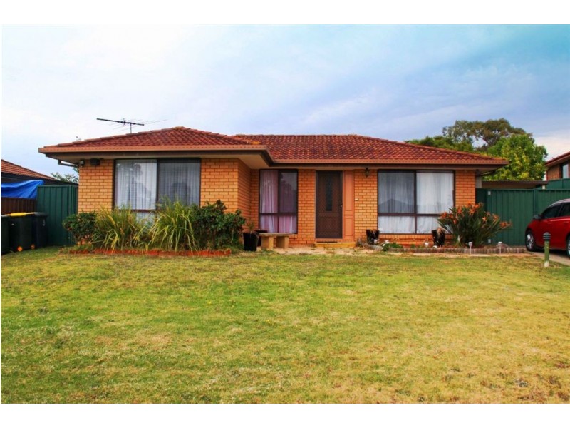 9 Roderigo Close, Rosemeadow NSW 2560