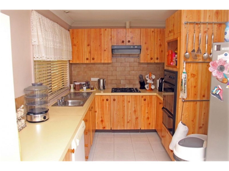 9 Roderigo Close, Rosemeadow NSW 2560