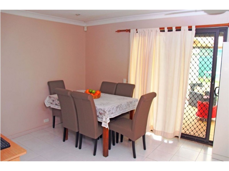 9 Roderigo Close, Rosemeadow NSW 2560