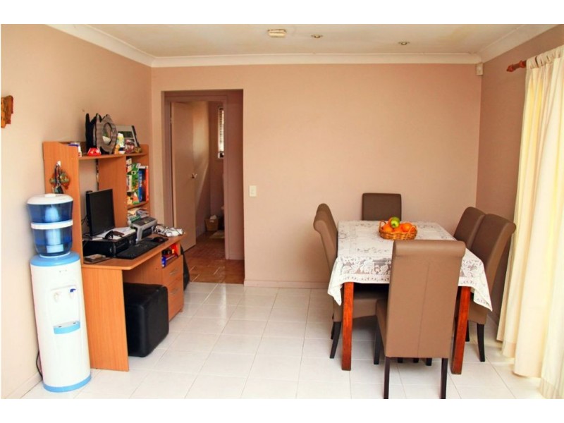 9 Roderigo Close, Rosemeadow NSW 2560