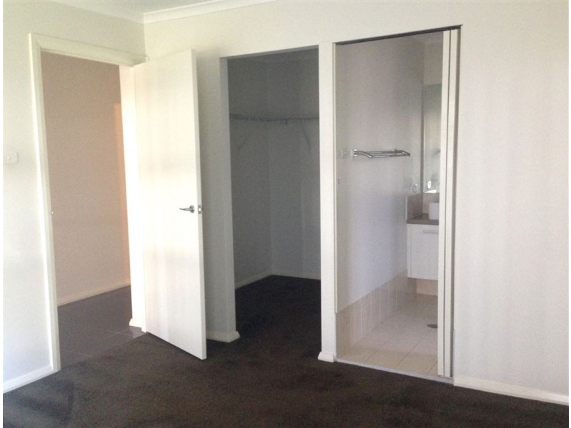 11 Butler Street, Gregory Hills NSW 2557