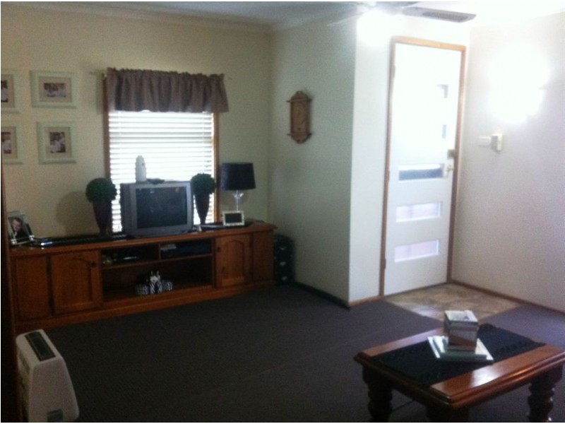 5 Iago Place, Rosemeadow NSW 2560