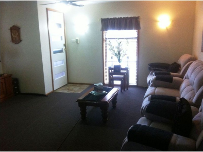 5 Iago Place, Rosemeadow NSW 2560