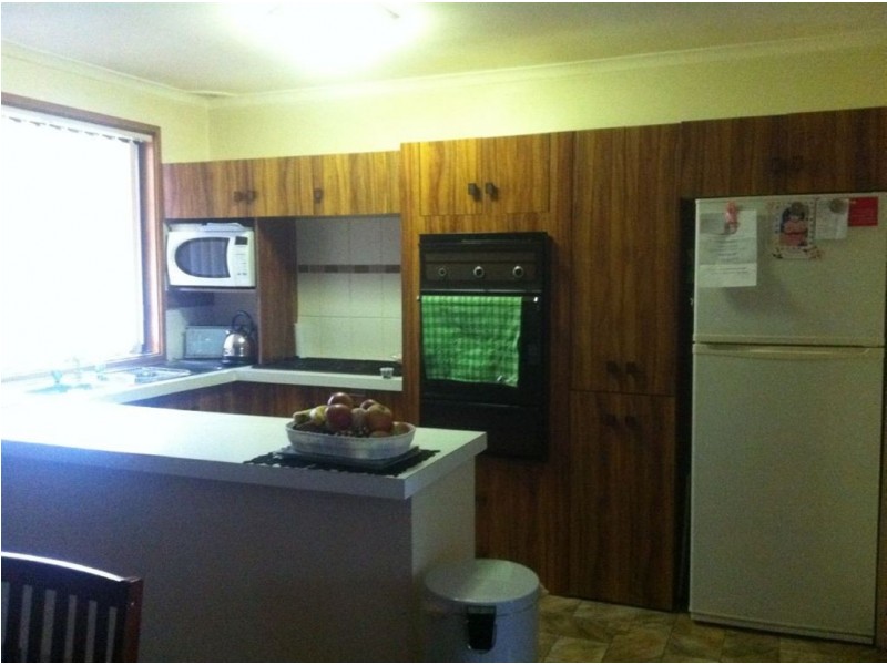 5 Iago Place, Rosemeadow NSW 2560