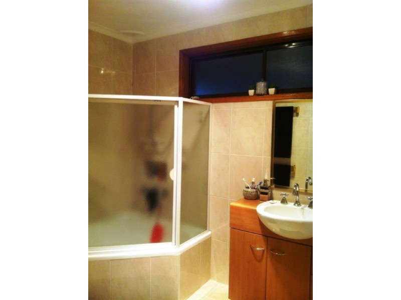 5 Iago Place, Rosemeadow NSW 2560