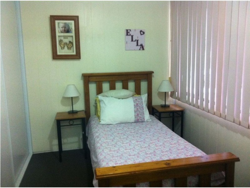 5 Iago Place, Rosemeadow NSW 2560