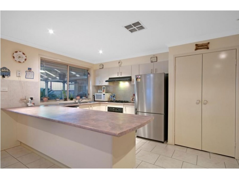 17B Baynton Place, St Helens Park NSW 2560