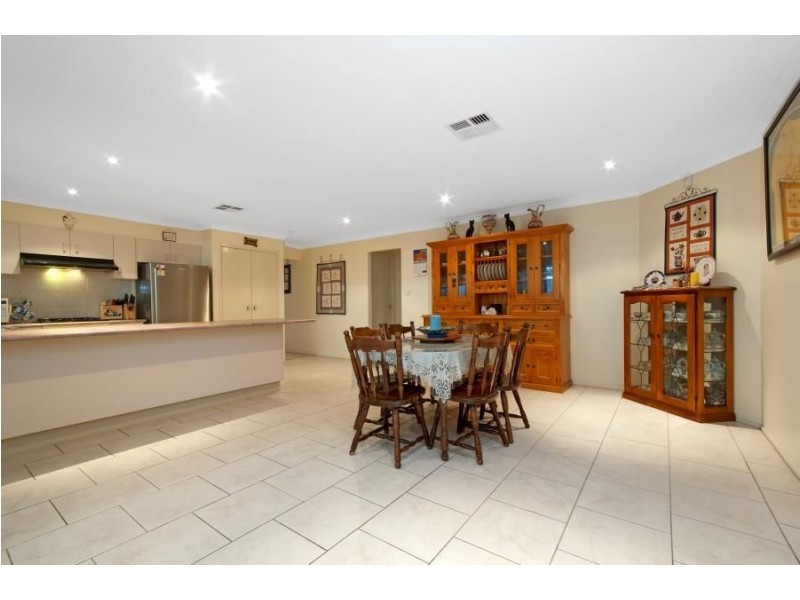 17B Baynton Place, St Helens Park NSW 2560