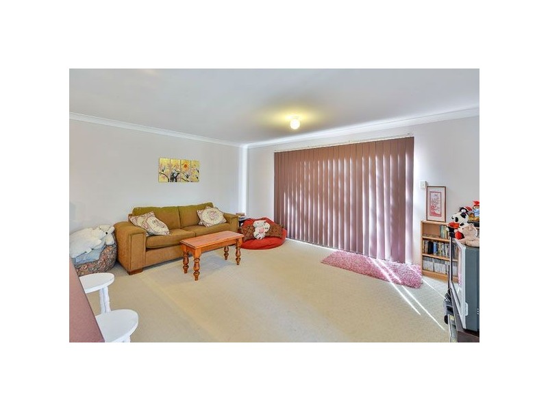 4 Greenwich Walk, Campbelltown NSW 2560