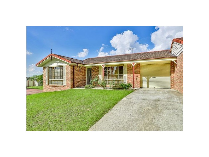 2/4 Moss Place, St Helens Park NSW 2560