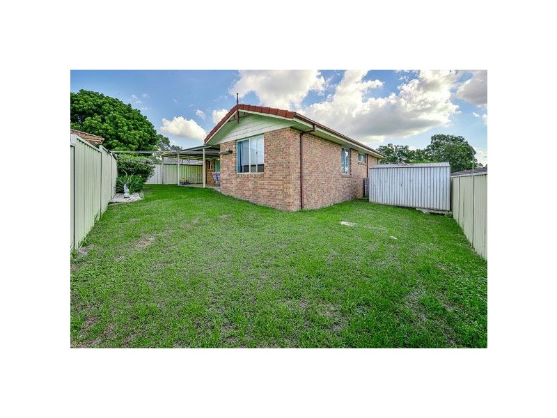 2/4 Moss Place, St Helens Park NSW 2560