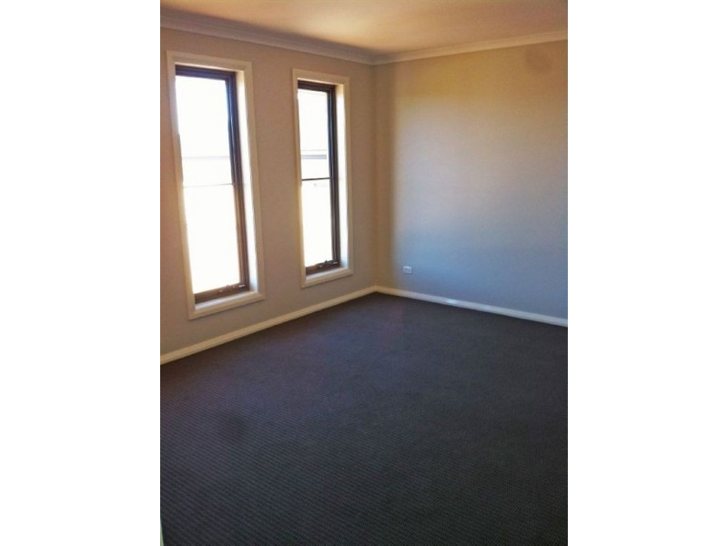 10 Indigofera Place, Mount Annan NSW 2567